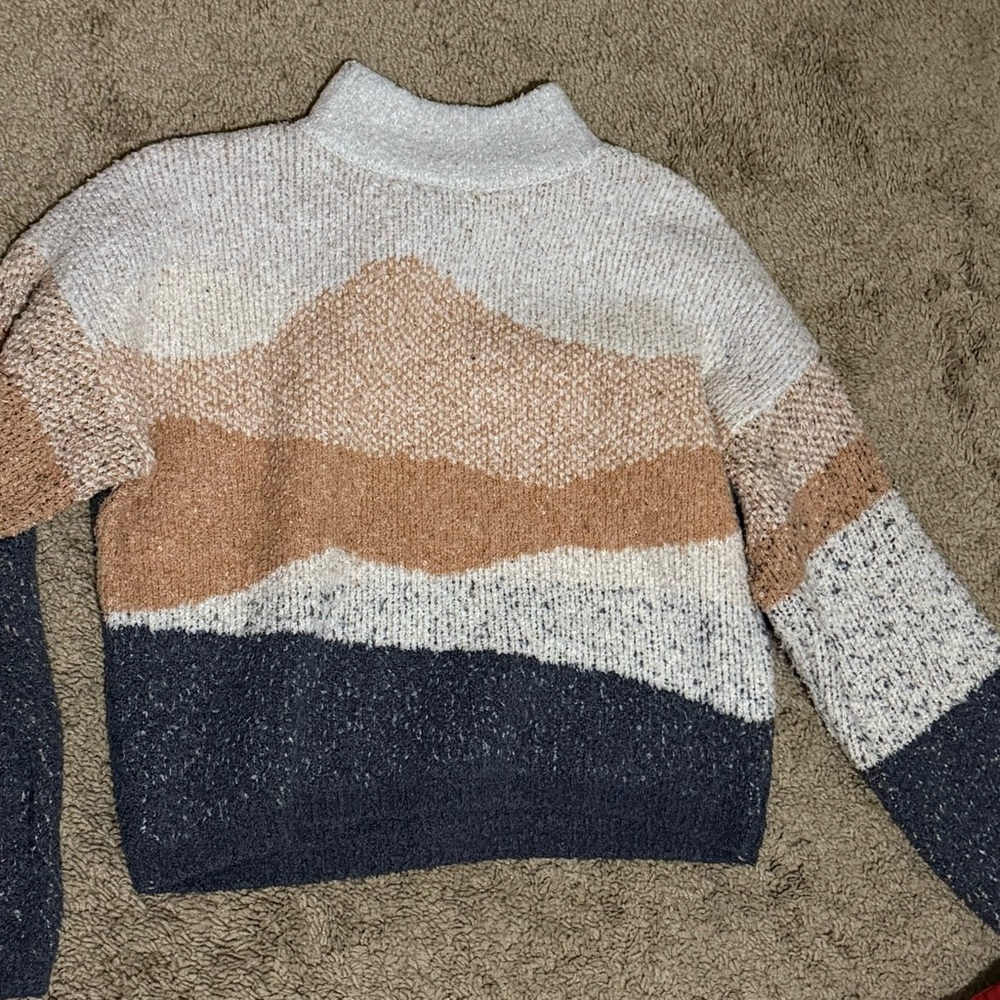 Women’s Sweater Universal Thread